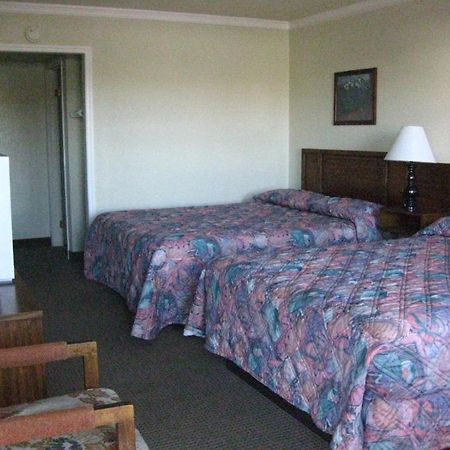 Desert Inn Motel 巴斯托 客房 照片