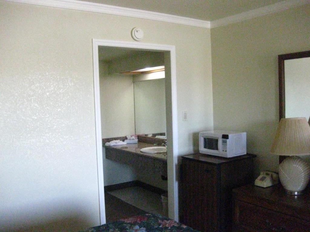 Desert Inn Motel 巴斯托 客房 照片
