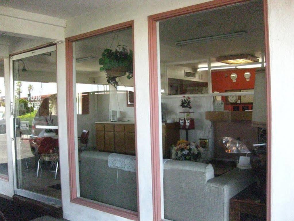 Desert Inn Motel 巴斯托 外观 照片